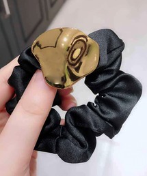 Blanc de Blue（ブランドブルー）の「メタルモチーフシュシュ（シュシュ）」