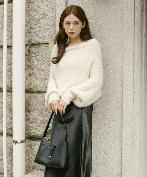 Olu.（オルドット）の「オフショルダーシャギーニット（ニット/セーター・レディース・ベビーピンク/チャコールグレー/アイボリー・FREE）」の12枚目の写真