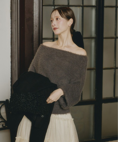 Olu.（オルドット）の「オフショルダーシャギーニット（ニット/セーター・レディース・ベビーピンク/チャコールグレー/アイボリー・FREE）」の21枚目の写真