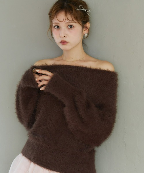 Olu.(オルドット)の「オフショルダーシャギーニット(ニット/セーター・レディース・ベビーピンク/チャコールグレー/アイボリー・FREE)」の16枚目の写真