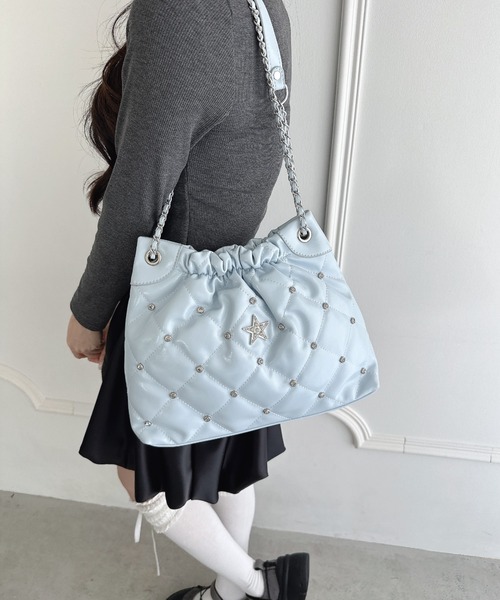 Loueme(ルエム)の「スタービジューキルティングチェーンバッグ(ショルダーバッグ・レディース・ブラック/ライトブルー/オフホワイト/シルバー/ピンク・FREE)」の1枚目の写真
