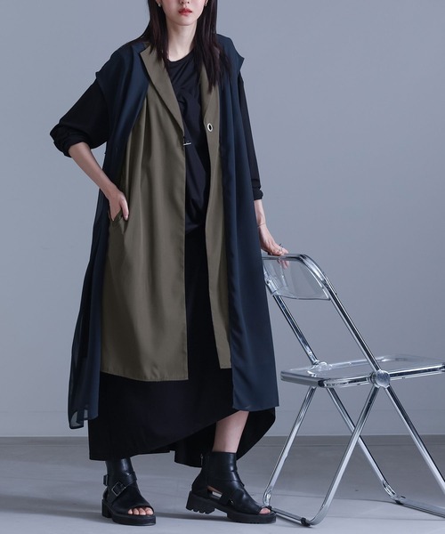 kOhAKU(コハク)の「配色シアードッキングジレ(ベスト・レディース・カーキ/チャコール・FREE)」の1枚目の写真