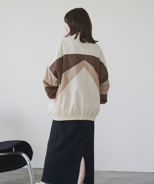 coen（コーエン）の「Reebok（リーボック）別注ナイロントラックジャケット（ナイロンジャケット・メンズ・オフホワイト/ブラック/ベージュ・M/L/XL）」の17枚目の写真