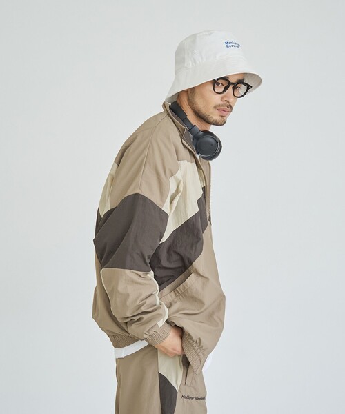 coen（コーエン）の「Reebok（リーボック）別注ナイロントラックジャケット（ナイロンジャケット・メンズ・オフホワイト/ブラック/ベージュ・M/L/XL）」の20枚目の写真