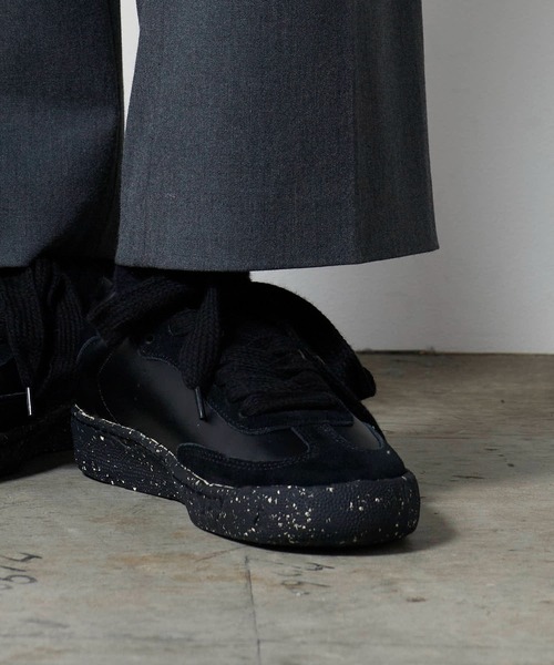 Maison MIHARA YASUHIRO（メゾンミハラヤスヒロ）の「General Scale. Maison MIHARA YASUHIRO /ジェネラルスケール メゾンミハラヤスヒロ　SEINE LEATHER LOW-TOP SNEAKERS スニーカー（スニーカー・メンズ・ブラック/ホワイト/ブラック×ブラック・38/36/44/43/42/41/40/37）」の3枚目の写真