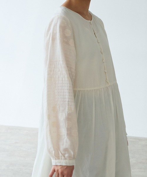 bulle de savon（ビュルデサボン）の「noble flower ジャガード ワンピース（ワンピース・レディース・ブルーグレー/アイボリー・FREE）」の5枚目の写真