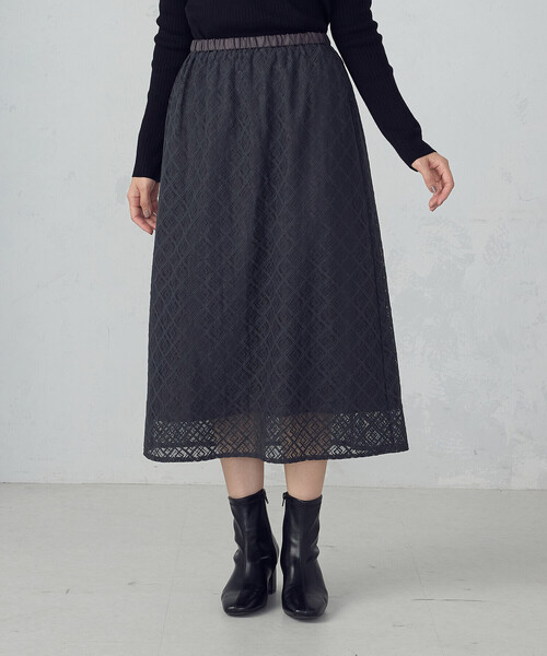 COMME CA ISM(コムサイズム)の「2WAY Iラインレーススカート(スカート・レディース・チャコール/アイボリー・LARGE/MEDIUM)」の1枚目の写真
