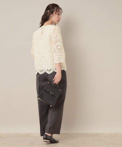 couture brooch（クチュールブローチ）の「【一枚で着映える・高見え】刺繍レースフレアー袖ブラウス（シャツ/ブラウス・レディース・アイボリー/ブラック・36/38/42）」の5枚目の写真