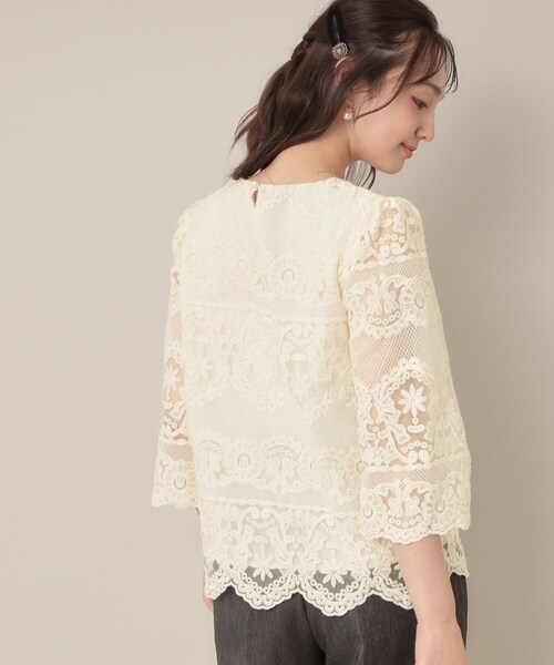 couture brooch（クチュールブローチ）の「【一枚で着映える・高見え】刺繍レースフレアー袖ブラウス（シャツ/ブラウス・レディース・アイボリー/ブラック・36/38/42）」の8枚目の写真