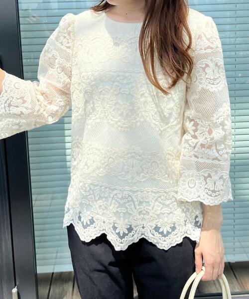 couture brooch（クチュールブローチ）の「【一枚で着映える・高見え】刺繍レースフレアー袖ブラウス（シャツ/ブラウス・レディース・アイボリー/ブラック・36/38/42）」の15枚目の写真