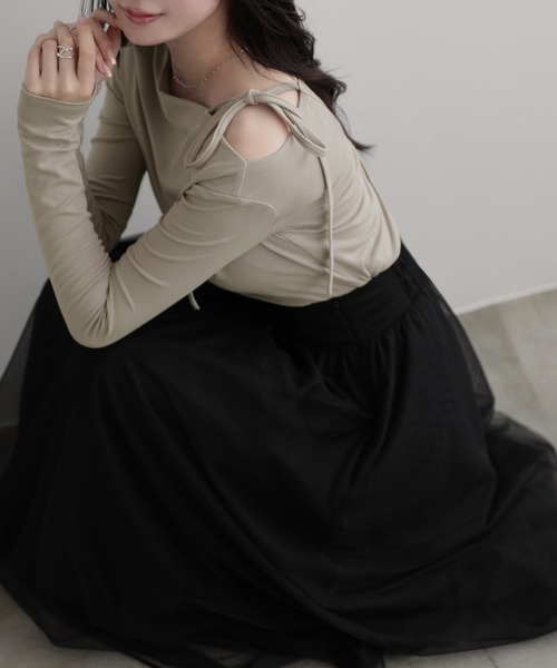 nouvellemoi(ヌーベルモイ)の「肩リボンワンショルドレープカットソー(Tシャツ/カットソー・レディース・ブラック/グレイッシュベージュ/ホワイト/チャコールグレー・L/M/S)」の4枚目の写真