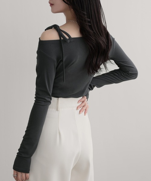 nouvellemoi(ヌーベルモイ)の「肩リボンワンショルドレープカットソー(Tシャツ/カットソー・レディース・ブラック/グレイッシュベージュ/ホワイト/チャコールグレー・L/M/S)」の3枚目の写真