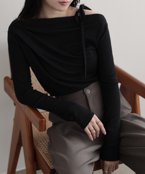 nouvellemoi(ヌーベルモイ)の「肩リボンワンショルドレープカットソー(Tシャツ/カットソー・レディース・ブラック/グレイッシュベージュ/ホワイト/チャコールグレー・L/M/S)」の2枚目の写真