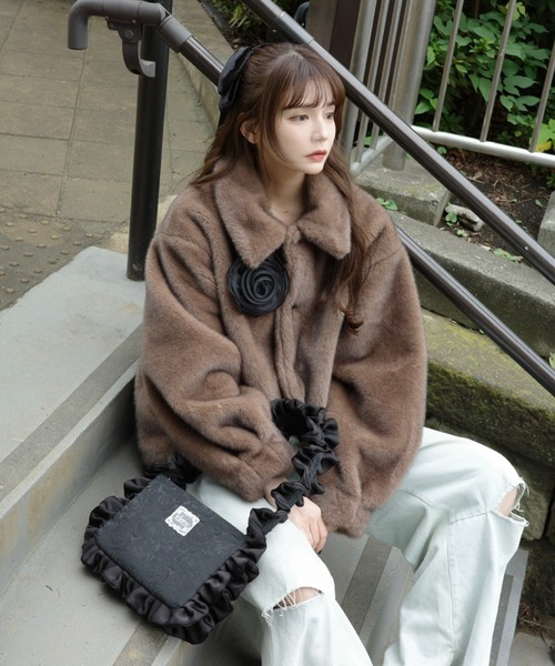 tulle brooch fur coat / コサージュ付きファーコート（その他アウター