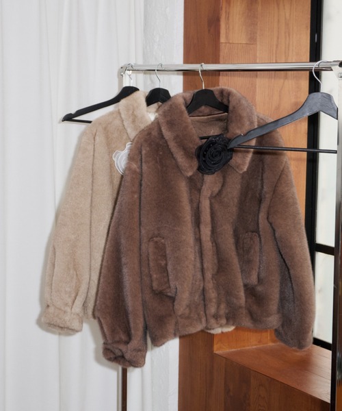 tulle brooch fur coat / コサージュ付きファーコート（その他アウター