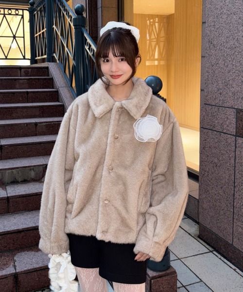 tulle brooch fur coat / コサージュ付きファーコート（その他アウター