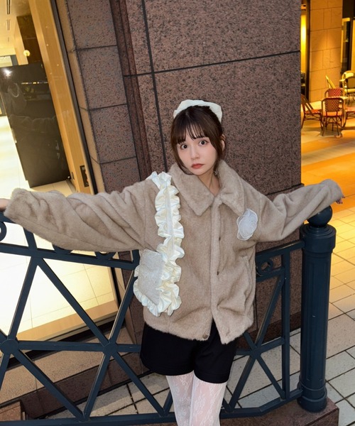 tulle brooch fur coat / コサージュ付きファーコート（その他アウター