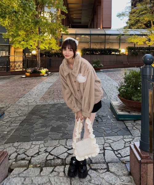 tulle brooch fur coat / コサージュ付きファーコート（その他アウター