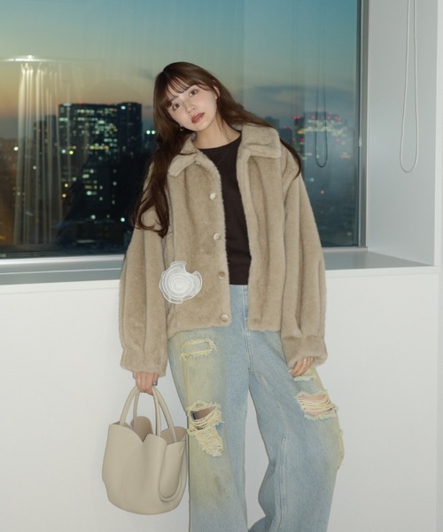 idem（イデム）の「tulle brooch fur coat / コサージュ付きファーコート（その他アウター・レディース・ベージュ/ブラウン・FREE）」の11枚目の写真