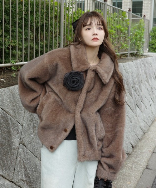 tulle brooch fur coat / コサージュ付きファーコート（その他アウター