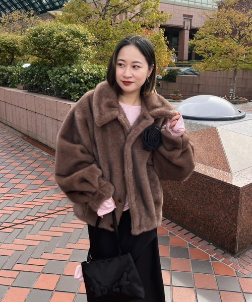 idem（イデム）の「tulle brooch fur coat / コサージュ付きファーコート（その他アウター・レディース・ベージュ/ブラウン・FREE）」の19枚目の写真