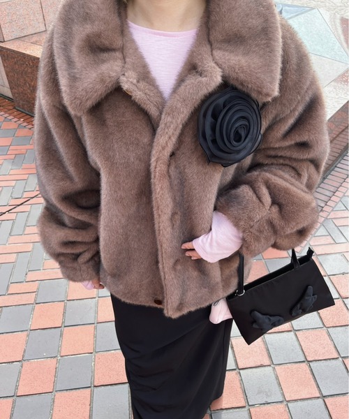 tulle brooch fur coat / コサージュ付きファーコート（その他アウター