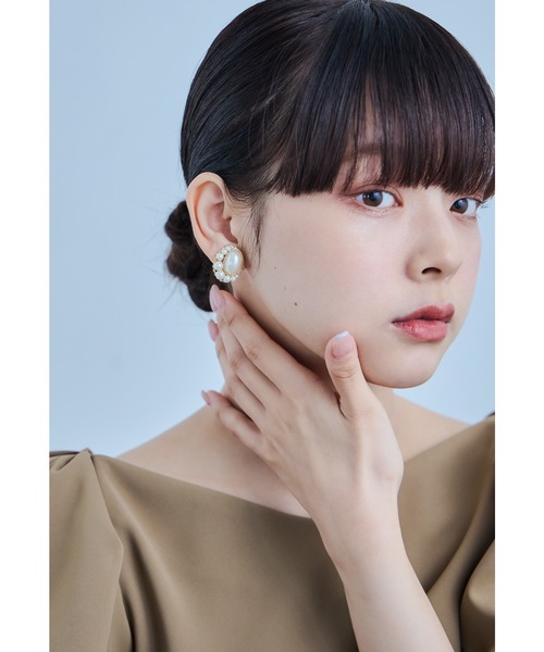 niana(ニアナ)の「オーバルパールイヤリング ゴールド シルバー 結婚式 二次会 同窓会 成人式 パーティー お呼ばれ オケージョン フォーマル(イヤリング・レディース・ゴールド/シルバー・FREE)」の3枚目の写真