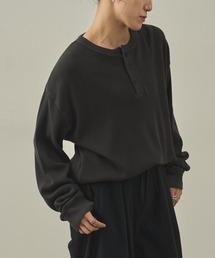 COLONY 2139（コロニートゥーワンスリーナイン）の「【paradigm】ガス焼きワッフルヘンリーネックTL/S（Tシャツ/カットソー）」