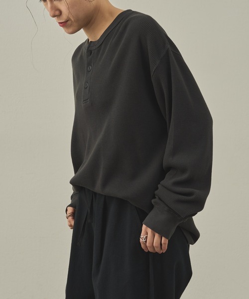 paradigm（パラダイム）の「【paradigm】ガス焼きワッフルヘンリーネックTL/S（Tシャツ/カットソー・メンズ・ブラック/ダークグレー/ホワイト・MEDIUM/LARGE/X-LARGE）」の15枚目の写真