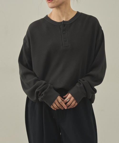 paradigm（パラダイム）の「【paradigm】ガス焼きワッフルヘンリーネックTL/S（Tシャツ/カットソー・メンズ・ブラック/ダークグレー/ホワイト・MEDIUM/LARGE/X-LARGE）」の14枚目の写真