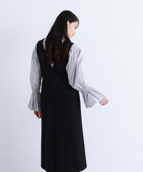 NATURAL BEAUTY BASIC（ナチュラルビューティーベーシック）の「◇圧縮ジャージーシリーズ ジャンパースカート（ジャンパースカート・レディース・ブラック/ベージュ/オフホワイト/ブルー・SMALL/MEDIUM）」の10枚目の写真