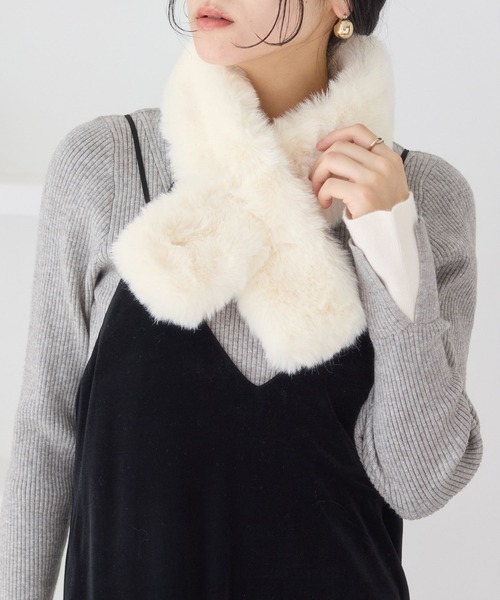VIS（ビス）の「フェイクファーティペット（マフラー・レディース・キナリ/ライトグレー/ベージュ系その他2・FREE）」の4枚目の写真
