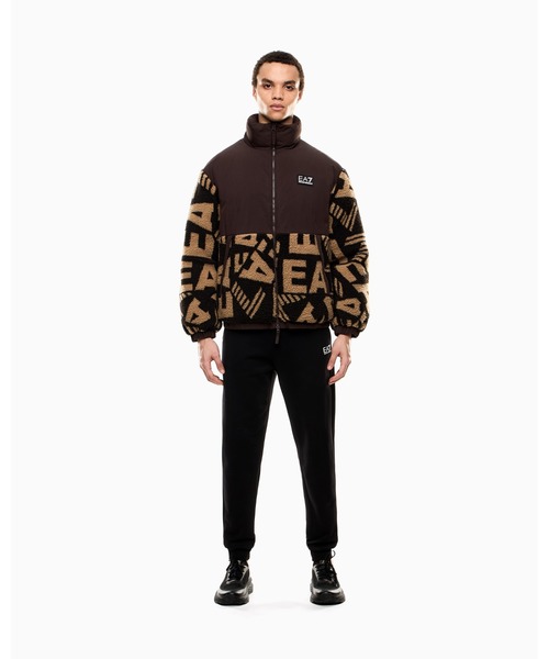 EMPORIO ARMANI EA7(エンポリオアルマーニイーエーセブン)の「【エンポリオ アルマーニ EA7】パデッドジャケット テディファブリック モノグラム(その他アウター・メンズ・ダークブラウン・MEDIUM/LARGE/X-SMALL/X-LARGE/SMALL/XX-LARGE)」の2枚目の写真