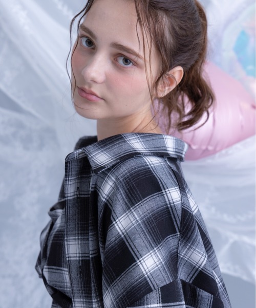 Poika(ポイカ)の「チェックオーバーシャツ(シャツ/ブラウス・レディース・ブラウン/ブラック・FREE)」の10枚目の写真