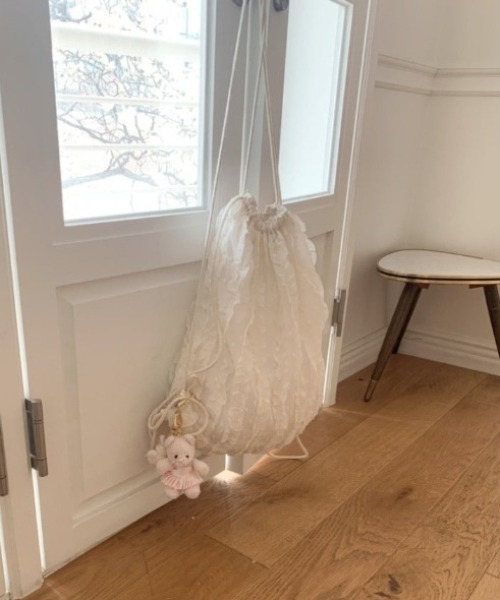 Vini（ヴィニ）の「フリルコンパクトナップザック（バックパック/リュック・レディース・ピンク/アイボリー/ホワイト・FREE）」の6枚目の写真