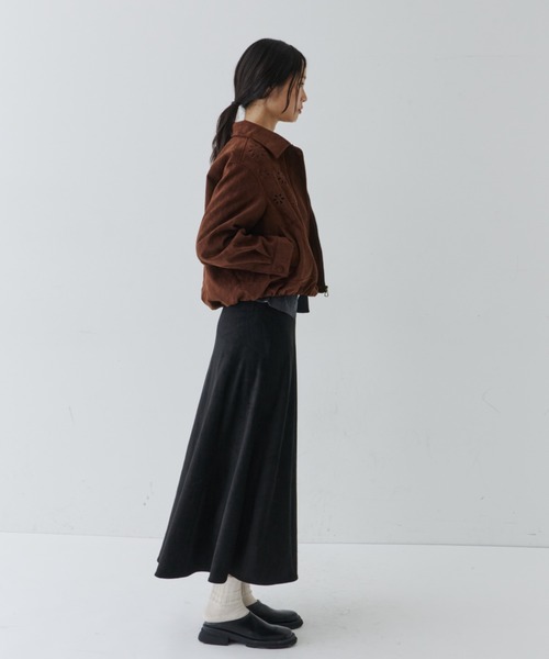 NUJOH(ヌゾ)の「Flower Cutout Suede Jacket / フラワーカットアウト スエードジャケット(ブルゾン・レディース・キャメル/ブラウン・FREE)」の11枚目の写真