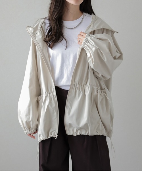 AMELY(エミリー)の「バルーンシルエットマウンテンパーカー(マウンテンパーカー・レディース・ライトベージュ/ブラック/ライトグレー/ブラウン・フリー)」の4枚目の写真