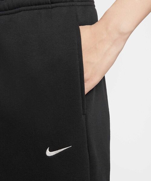 NIKE(ナイキ)の「ナイキ スポーツウェア フェニックス フリース ウィメンズ ルーズ ミッドライズ バレルパンツ / Nike Sportswear Phoenix Fleece Women's Loose Mid-Rise Barrel Pants IM7475-010 Black(スウェットパンツ・レディース・ブラック・XS/S/M/XL/L)」の12枚目の写真