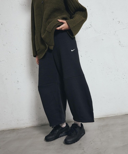 NIKE(ナイキ)の「ナイキ スポーツウェア フェニックス フリース ウィメンズ ルーズ ミッドライズ バレルパンツ / Nike Sportswear Phoenix Fleece Women's Loose Mid-Rise Barrel Pants IM7475-010 Black(スウェットパンツ・レディース・ブラック・XS/S/M/XL/L)」の8枚目の写真