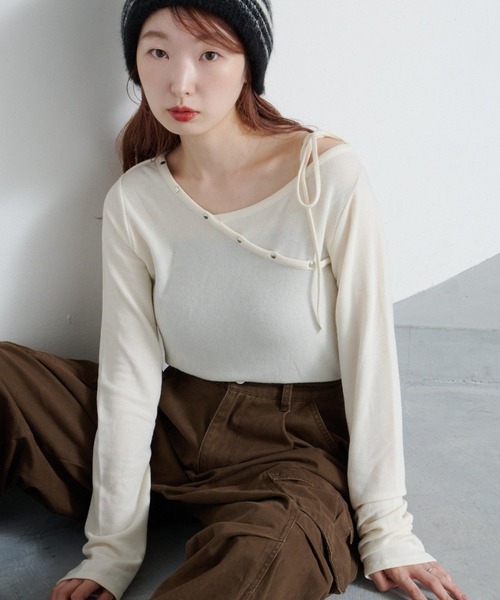 Kastane（カスタネ）の「【新色追加/4色展開】スタッズデザイントップス（Tシャツ/カットソー・レディース・アイボリー/ブラック/グレー/ミント・FREE）」の2枚目の写真