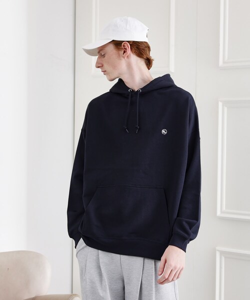 TAKEO KIKUCHI（タケオキクチ）の「◆【LIMITED】ワンポイント刺繍スウェットパーカー（パーカー・メンズ・ブラック/ブルー系その他/ホワイト/ライトグレー/モスグリーン・02/03/04）」の5枚目の写真