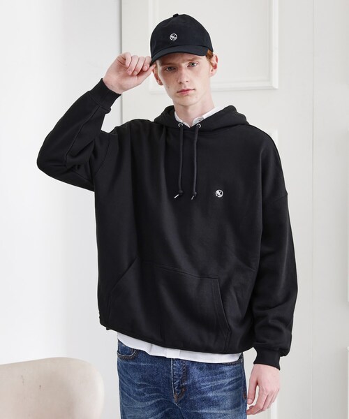 TAKEO KIKUCHI（タケオキクチ）の「◆【LIMITED】ワンポイント刺繍スウェットパーカー（パーカー・メンズ・ブラック/ブルー系その他/ホワイト/ライトグレー/モスグリーン・02/03/04）」の2枚目の写真