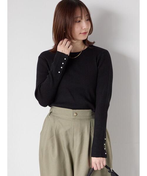 Te chichi TERRASSE（テチチテラス）の「袖口釦クルーネックリブニット（ニット/セーター・レディース・ベージュ/オフホワイト/ブラック・F）」の15枚目の写真