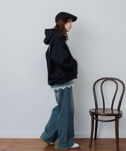 RETRO GIRL（レトロガール）の「BIGフーディトレーナー（パーカー・レディース・ブラック/オフホワイト/ライトグレー・FREE）」の5枚目の写真