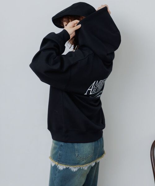 RETRO GIRL（レトロガール）の「BIGフーディトレーナー（パーカー・レディース・ブラック/オフホワイト/ライトグレー・FREE）」の12枚目の写真