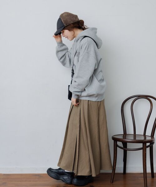 RETRO GIRL（レトロガール）の「BIGフーディトレーナー（パーカー・レディース・ブラック/オフホワイト/ライトグレー・FREE）」の18枚目の写真