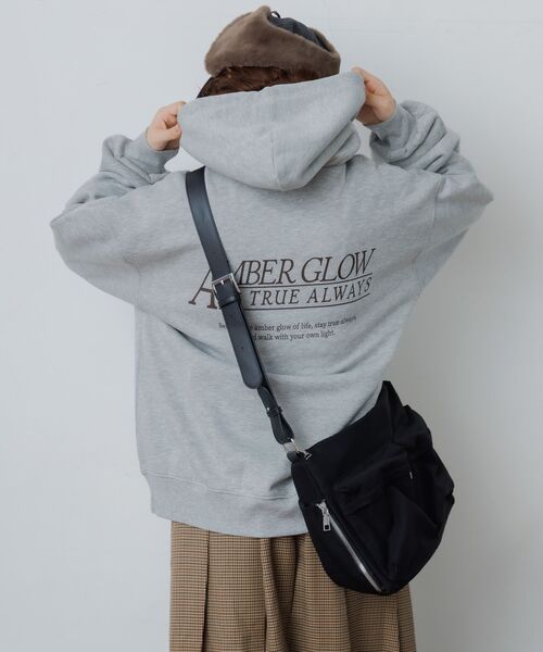 RETRO GIRL（レトロガール）の「BIGフーディトレーナー（パーカー・レディース・ブラック/オフホワイト/ライトグレー・FREE）」の21枚目の写真