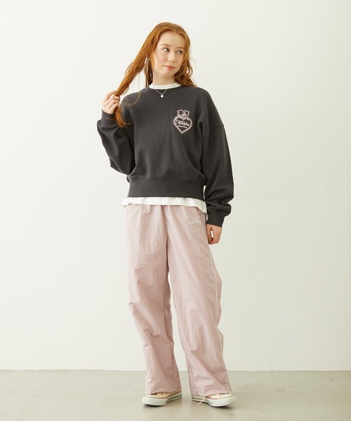 MILKFED.（ミルクフェド）の「HEART RIBBON EMBLEM SHORT CREW SWEAT（スウェット・レディース・オフホワイト/ベージュ/チャコール・M/S）」の14枚目の写真