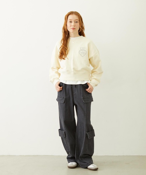 MILKFED.（ミルクフェド）の「HEART RIBBON EMBLEM SHORT CREW SWEAT（スウェット・レディース・オフホワイト/ベージュ/チャコール・M/S）」の20枚目の写真