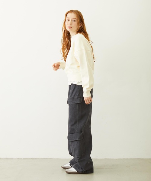 MILKFED.（ミルクフェド）の「HEART RIBBON EMBLEM SHORT CREW SWEAT（スウェット・レディース・オフホワイト/ベージュ/チャコール・M/S）」の21枚目の写真